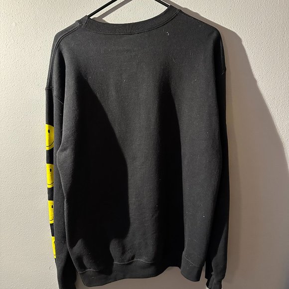 Men's Crewneck Size Medium - Picture 2 of 4